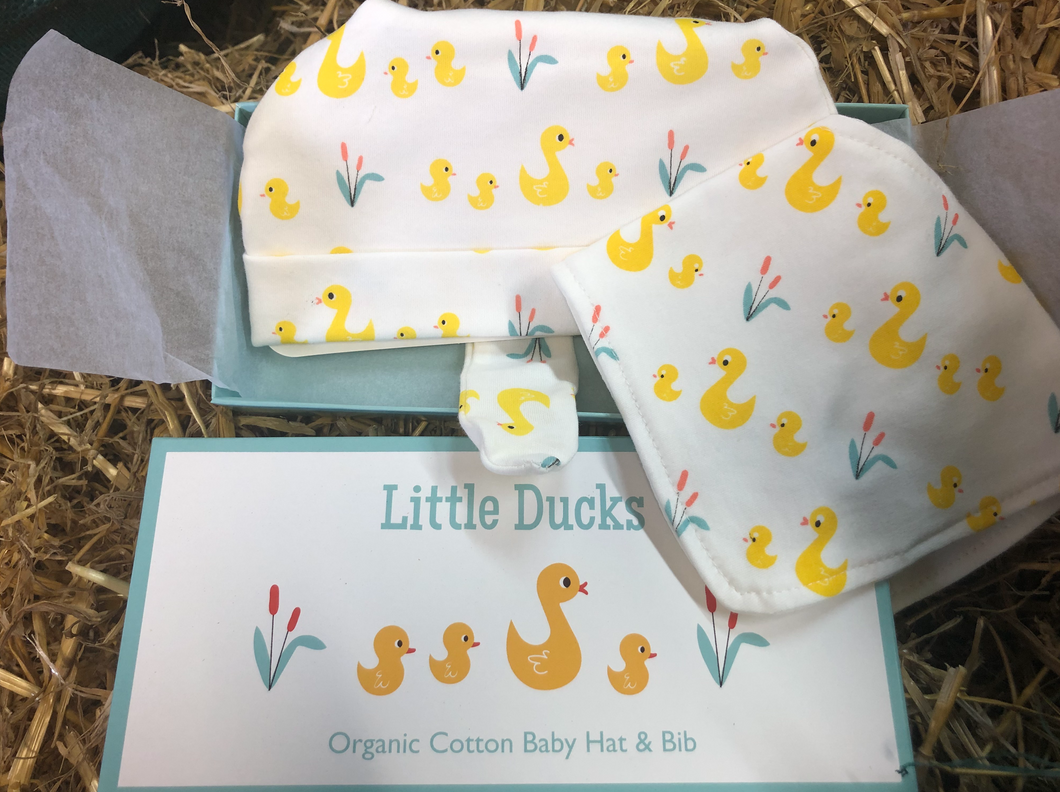 Little Ducks Organic Cotton Babies Hat And Bib Set